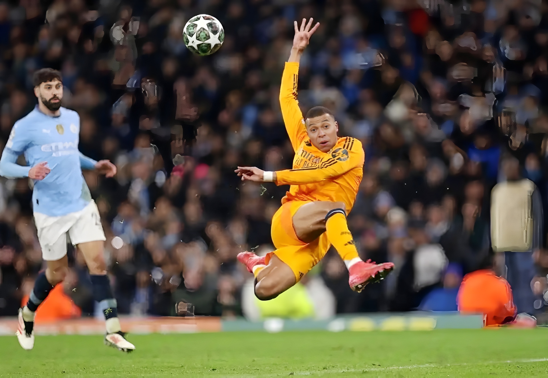 包含哈兰德连续十二场比赛得分超过赛事规则更新，皇家马德里挑战极限！的词条