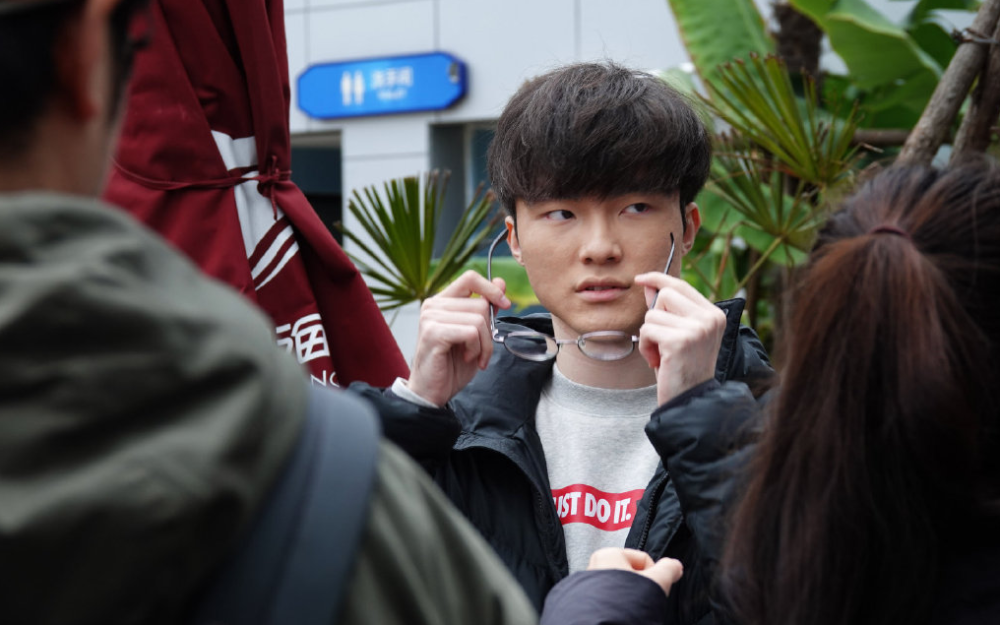 关于Faker遭遇三连败，利物浦教练面临压力！的信息